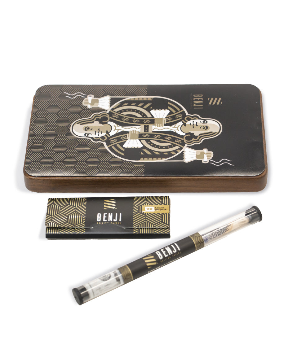 https://www.gotvapewholesale.com/cdn/shop/products/rolling-tray-1_1800x1800.jpg?v=1655337767